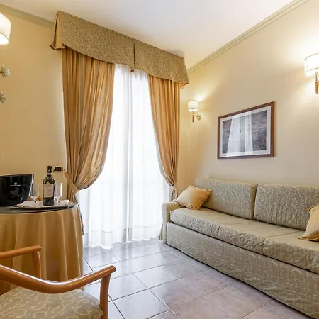 Relax 4* Syracuse